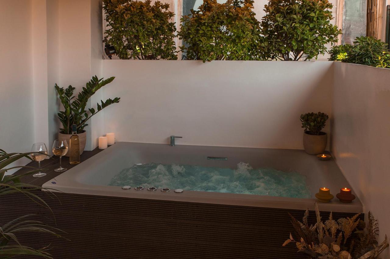 Luxury Apartment With Jacuzzi Close To Acropolis - Living Stone Zircon Athens Exterior photo